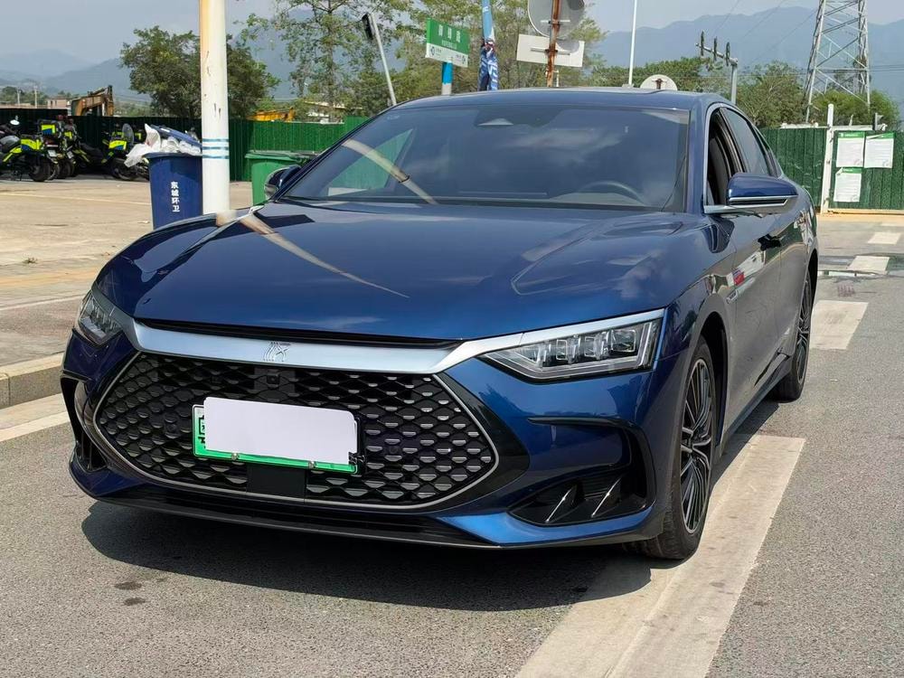 BYD Han DM 2023 — фото автомобиля 1