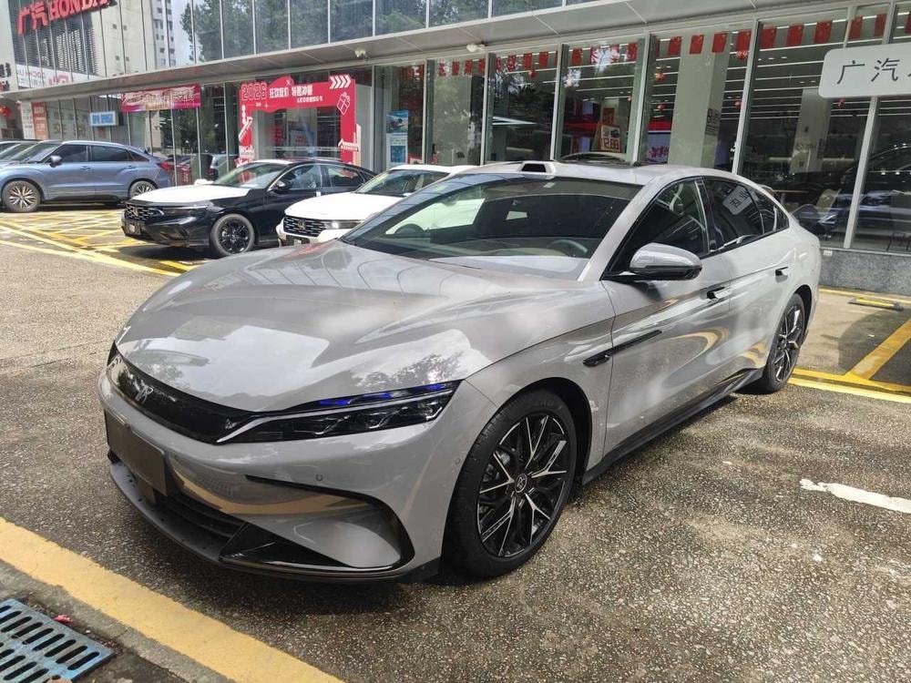 BYD Han DM 2025 — фото автомобиля