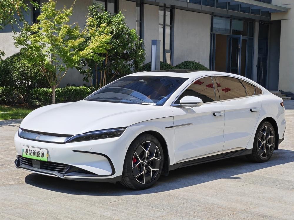BYD Han EV 2022 — фото автомобиля 1