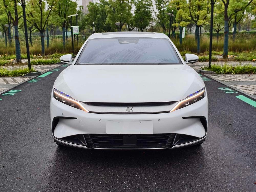 BYD Han EV 2023 — фото автомобиля