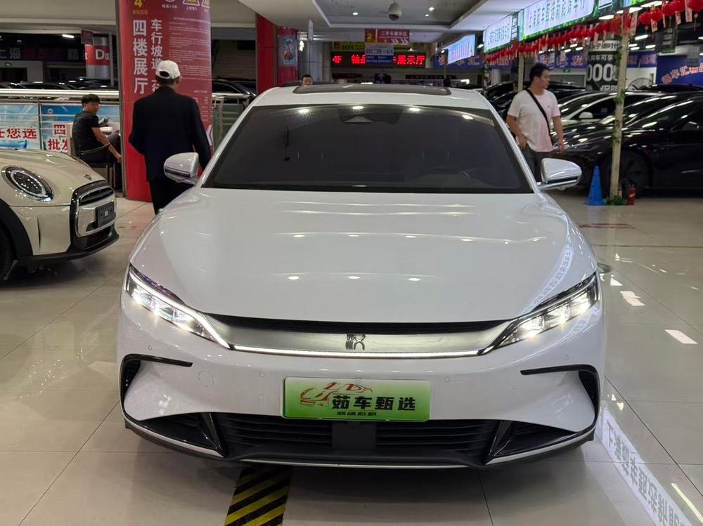 BYD Han EV 2023 — фото автомобиля