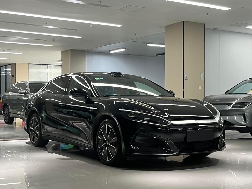 BYD Han L DM 2025 — фото автомобиля