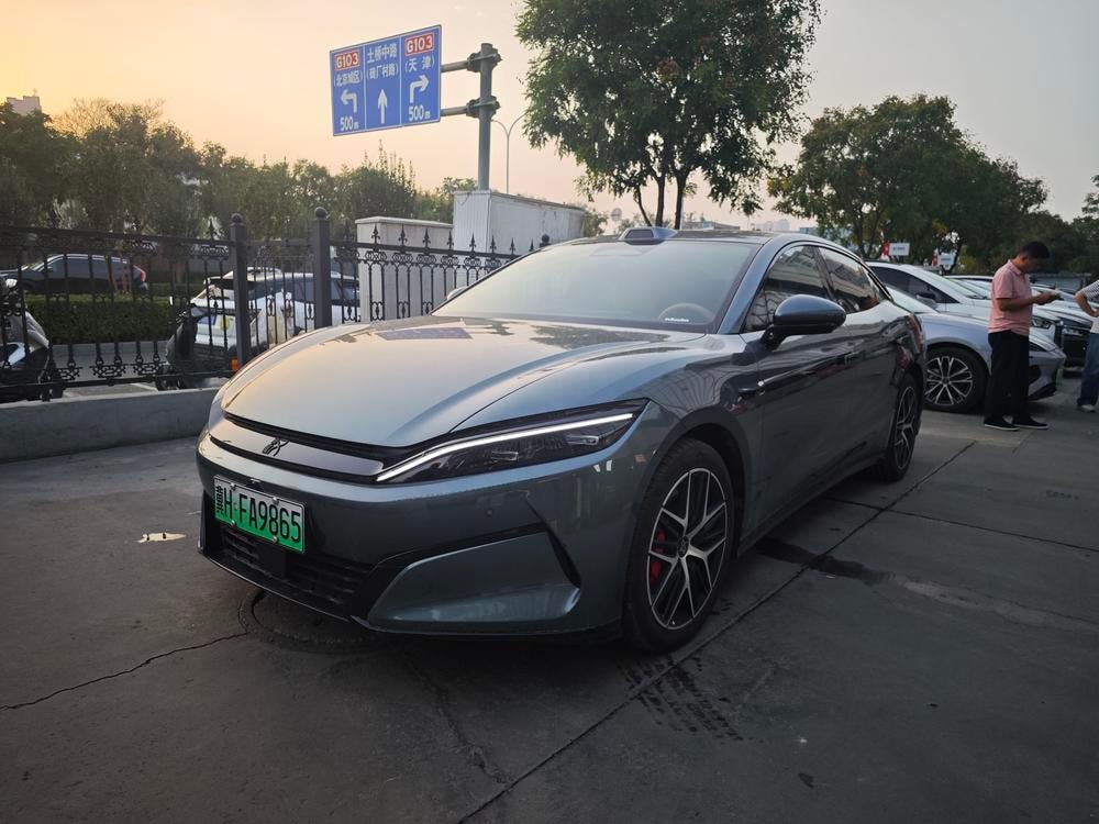 BYD Han L DM 2025 — фото автомобиля 1
