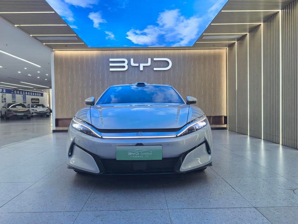 BYD Han L DM 2025 — фото автомобиля
