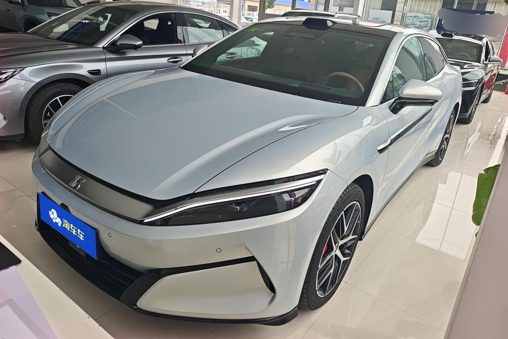 BYD Han L EV 2025 — фото автомобиля 1