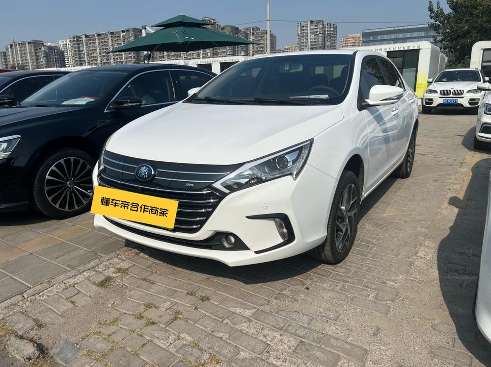 BYD Qin EV 2018 — фото автомобиля 1