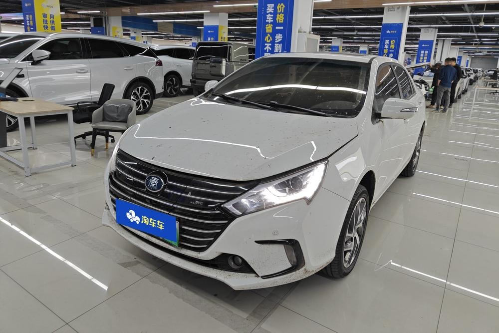 BYD Qin EV 2018 — фото автомобиля