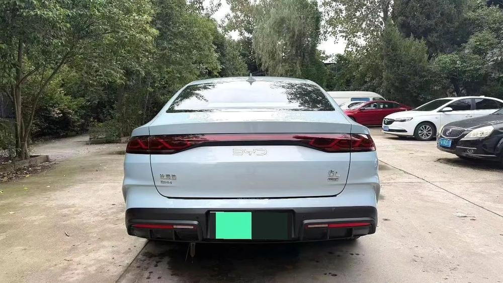 BYD Qin L DM 2024 — фото автомобиля