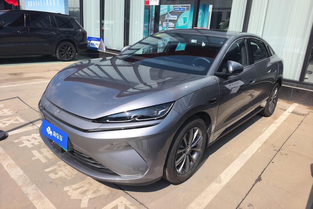 BYD Qin L EV 2025 — фото автомобиля 1
