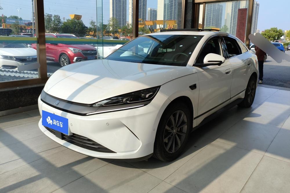 BYD Qin L EV 2025 — фото автомобиля 1