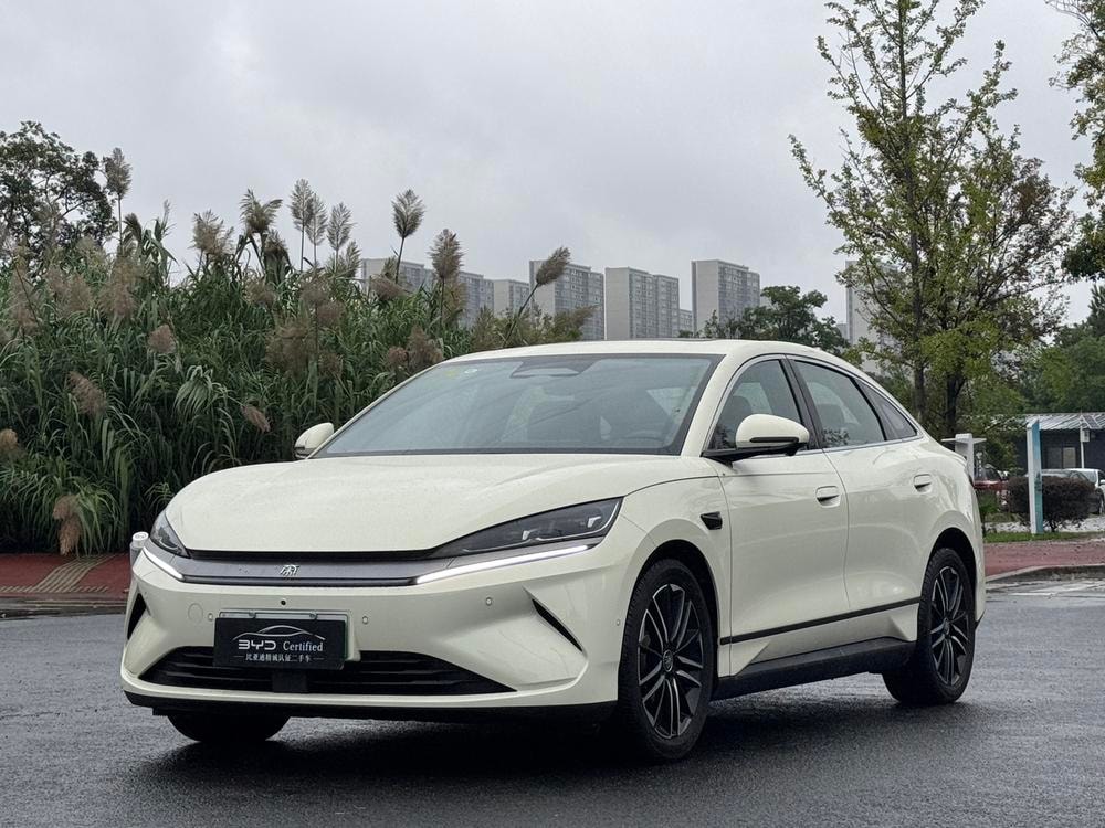 BYD Qin L EV 2025 — фото автомобиля 1