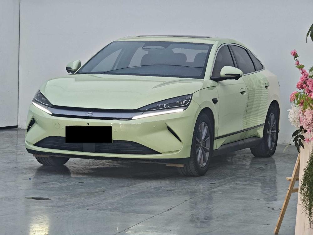 BYD Qin L EV 2025 — фото автомобиля 1