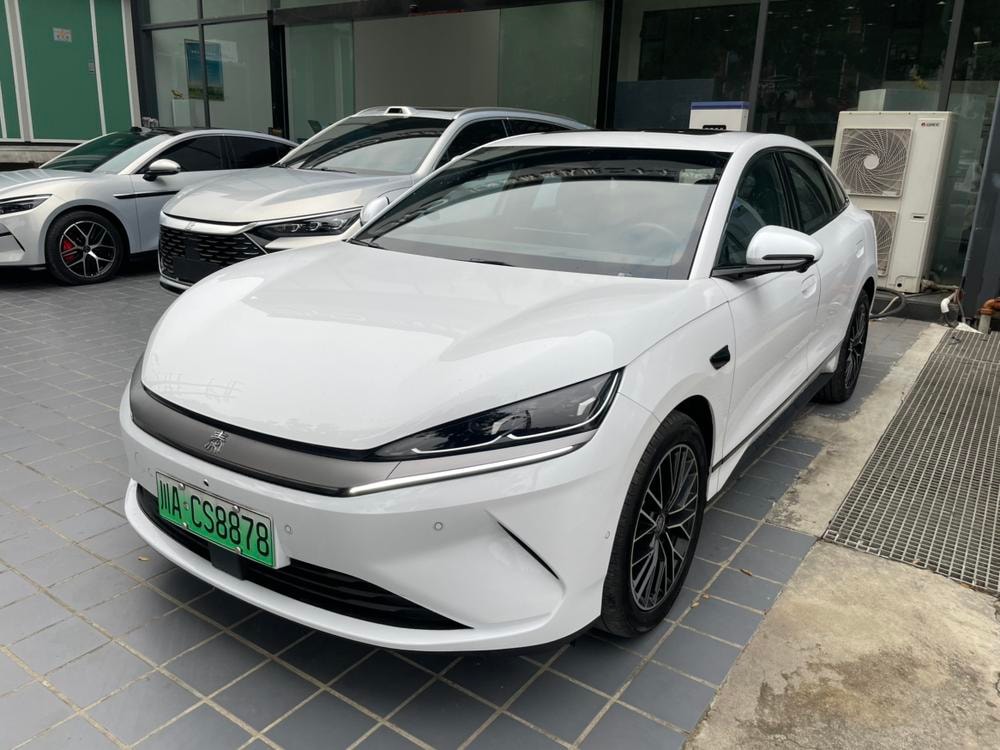 BYD Qin L EV 2025 — фото автомобиля