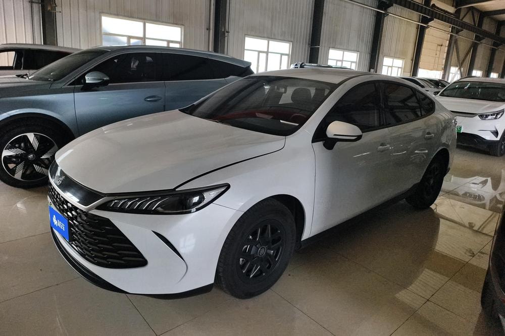 BYD Qin PLUS DM 2025 — фото автомобиля