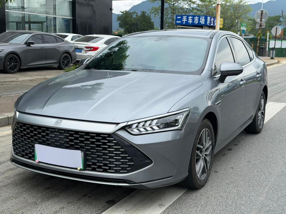 BYD Qin PLUS DM 2023 — фото автомобиля 1
