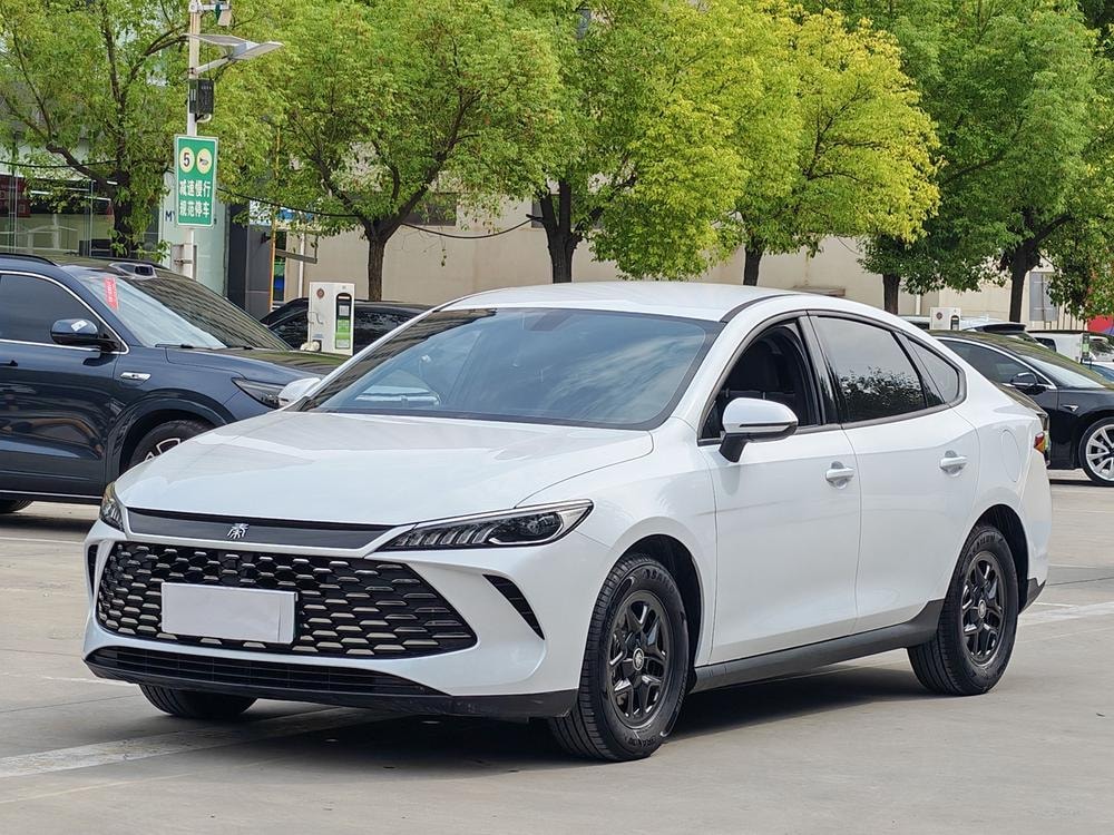 BYD Qin PLUS DM 2025 — фото автомобиля