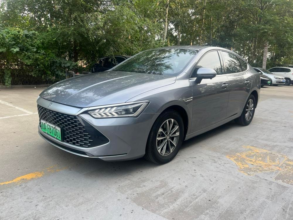 BYD Qin PLUS DM 2023 — фото автомобиля