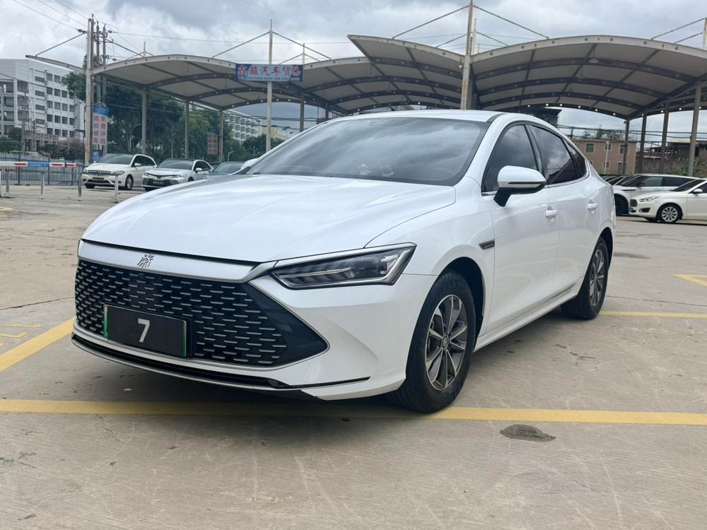 BYD Qin PLUS DM 2024 — фото автомобиля