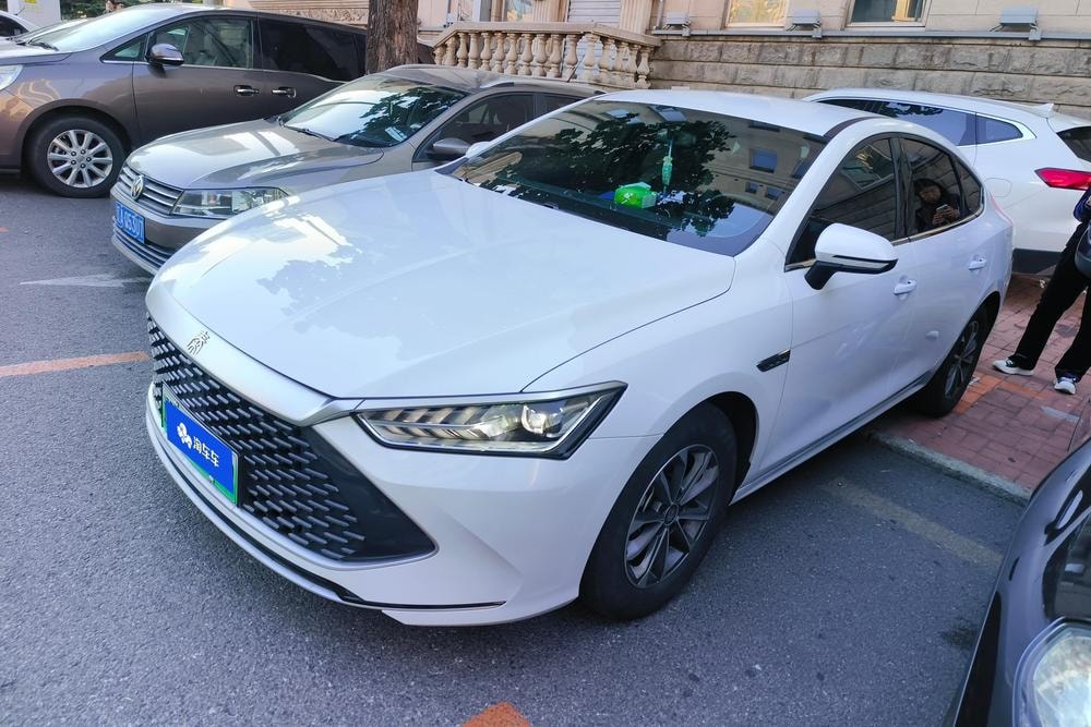 BYD Qin PLUS DM 2024 — фото автомобиля