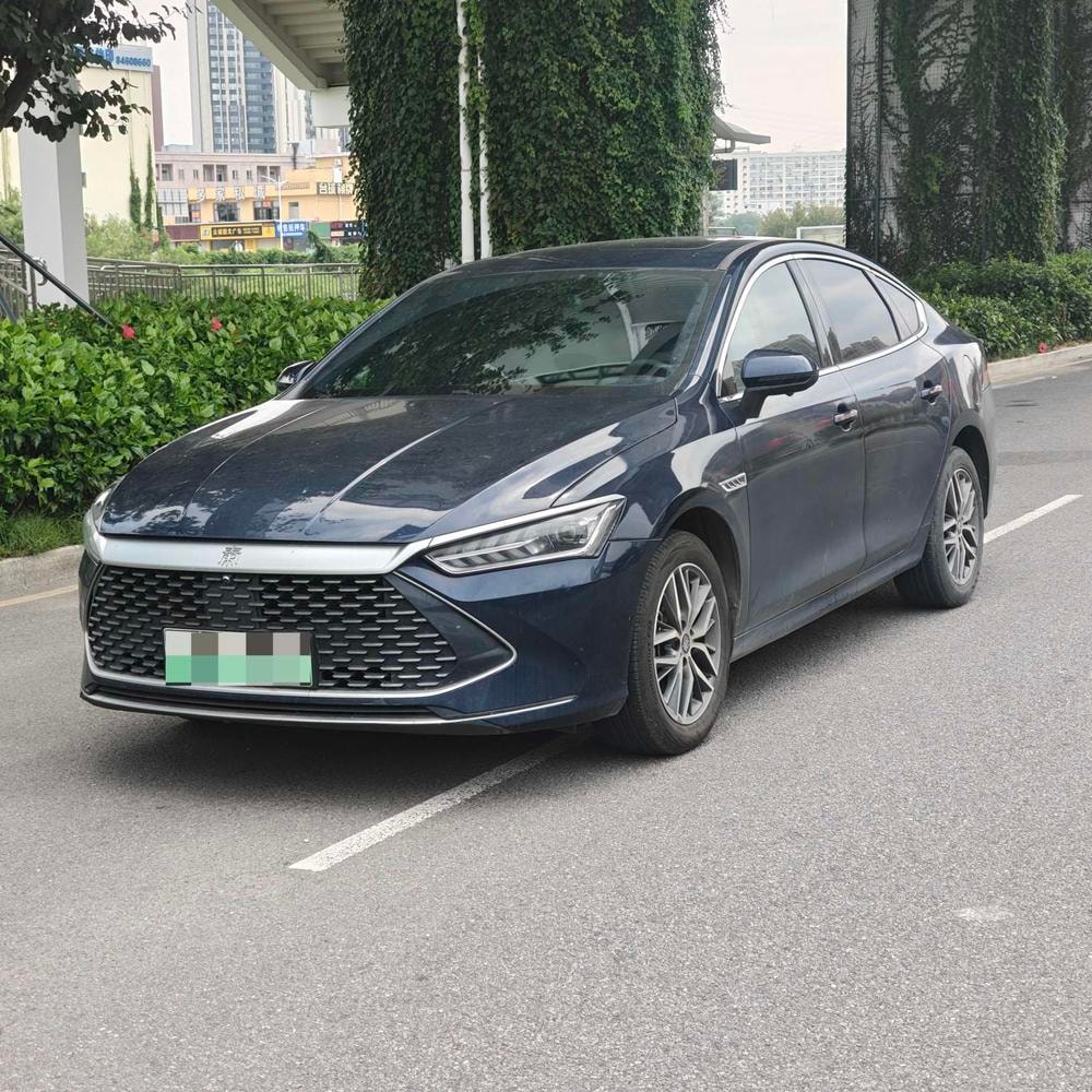 BYD Qin PLUS DM 2023 — фото автомобиля
