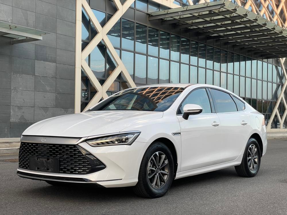 BYD Qin PLUS DM 2024 — фото автомобиля