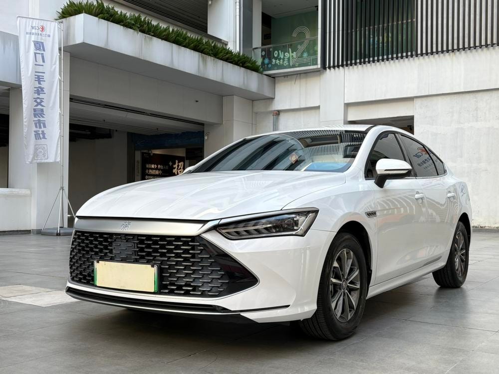 BYD Qin PLUS DM 2024 — фото автомобиля