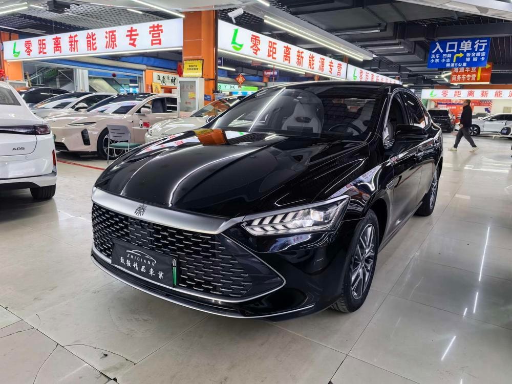 BYD Qin PLUS DM 2023 — фото автомобиля 1