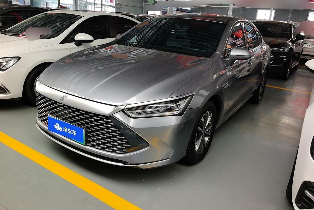 BYD Qin PLUS DM 2023 — фото автомобиля 1