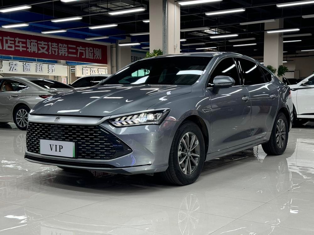 BYD Qin PLUS DM 2023 — фото автомобиля 1