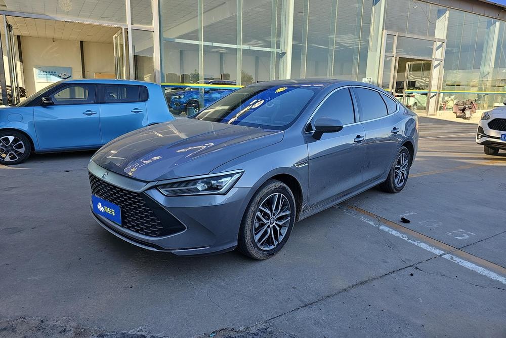 BYD Qin PLUS DM 2023 — фото автомобиля
