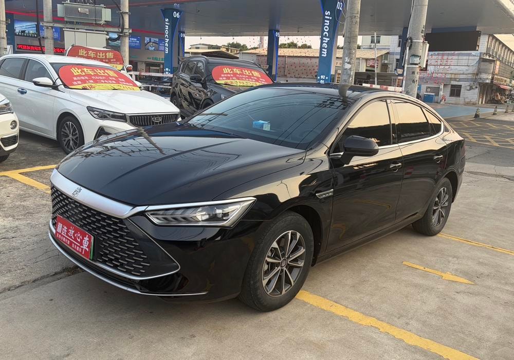 BYD Qin PLUS DM 2023 — фото автомобиля
