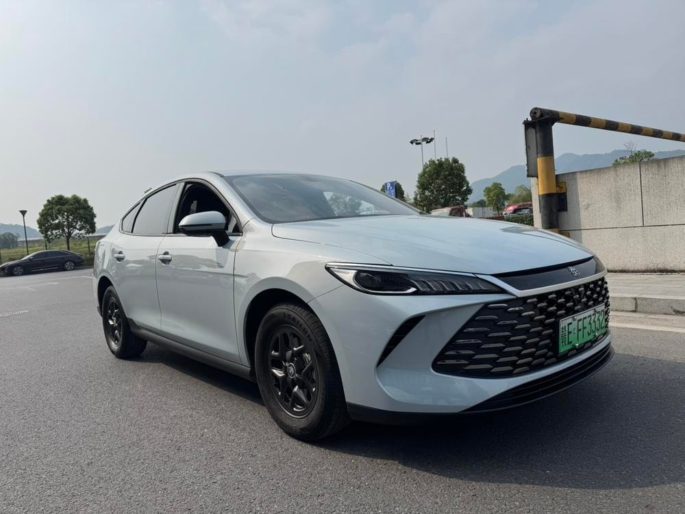 BYD Qin PLUS DM 2024 — фото автомобиля