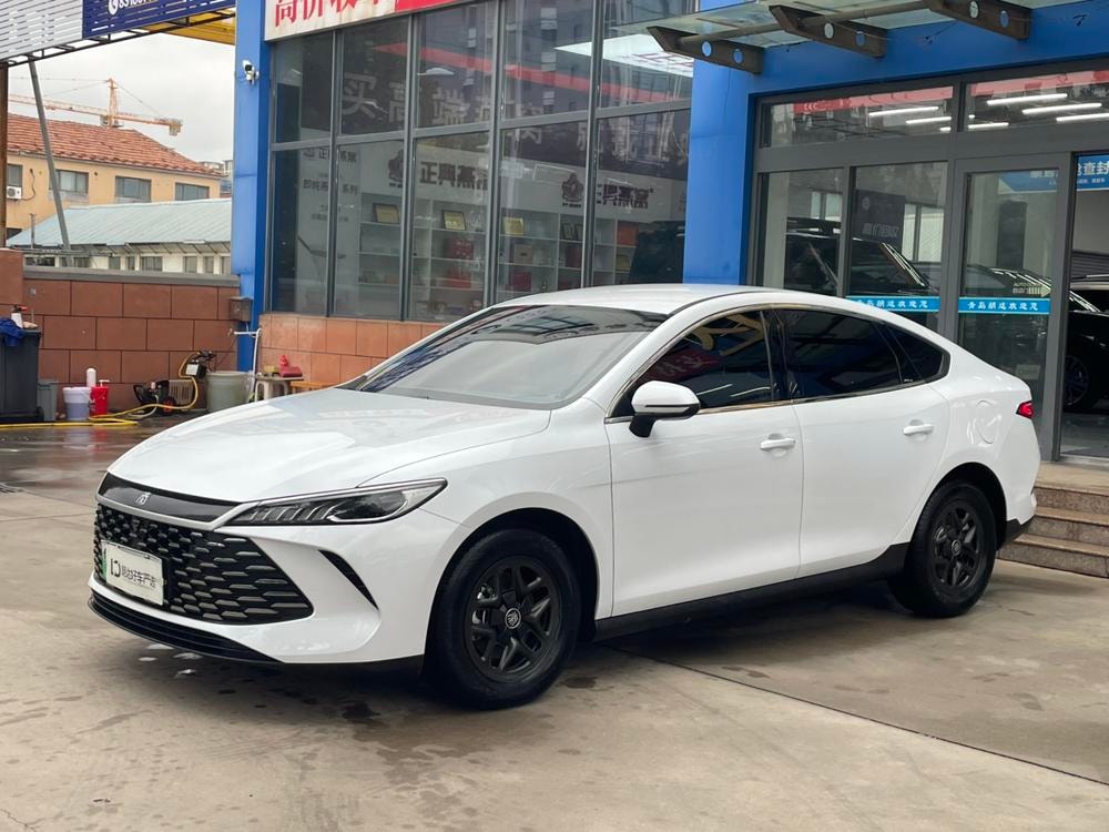 BYD Qin PLUS DM 2025 — фото автомобиля