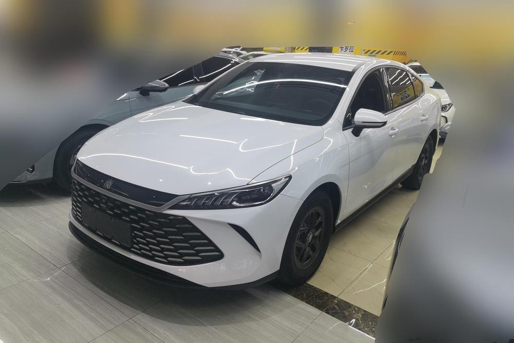 BYD Qin PLUS DM 2025 — фото автомобиля