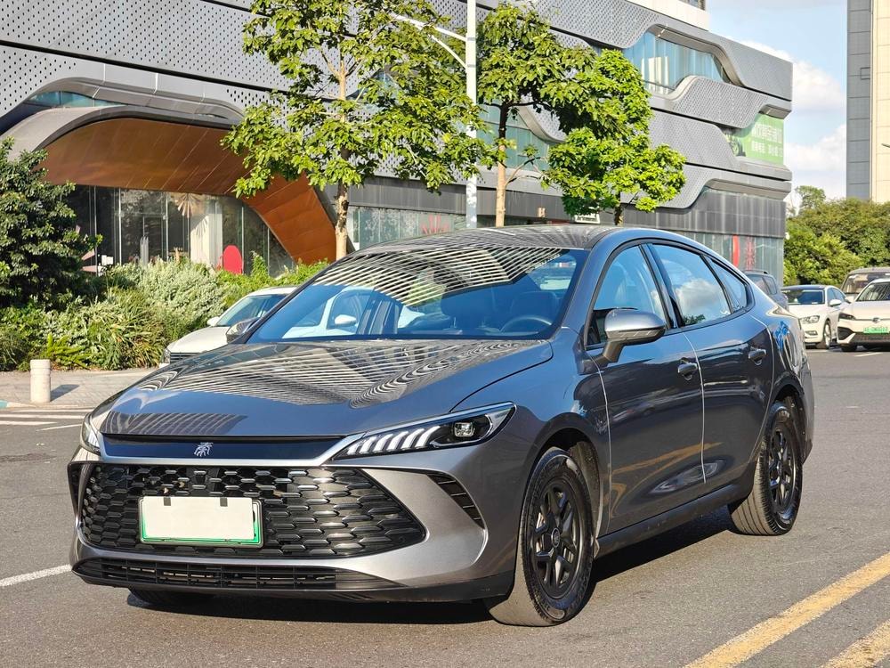 BYD Qin PLUS DM 2025 — фото автомобиля