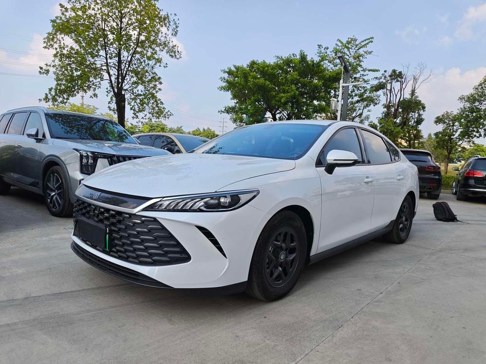 BYD Qin PLUS DM 2025 — фото автомобиля