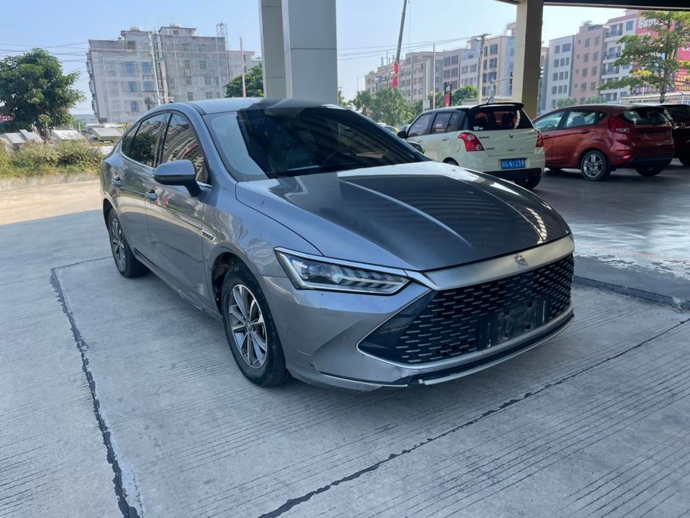 BYD Qin PLUS DM 2023 — фото автомобиля