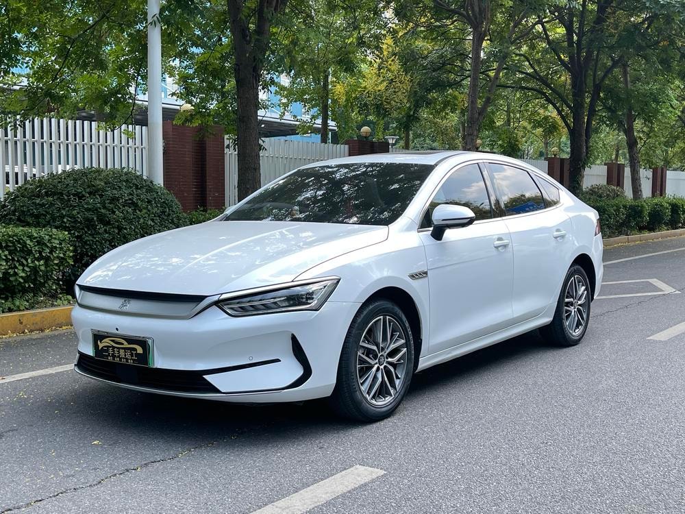 BYD Qin PLUS EV 2023 — фото автомобиля