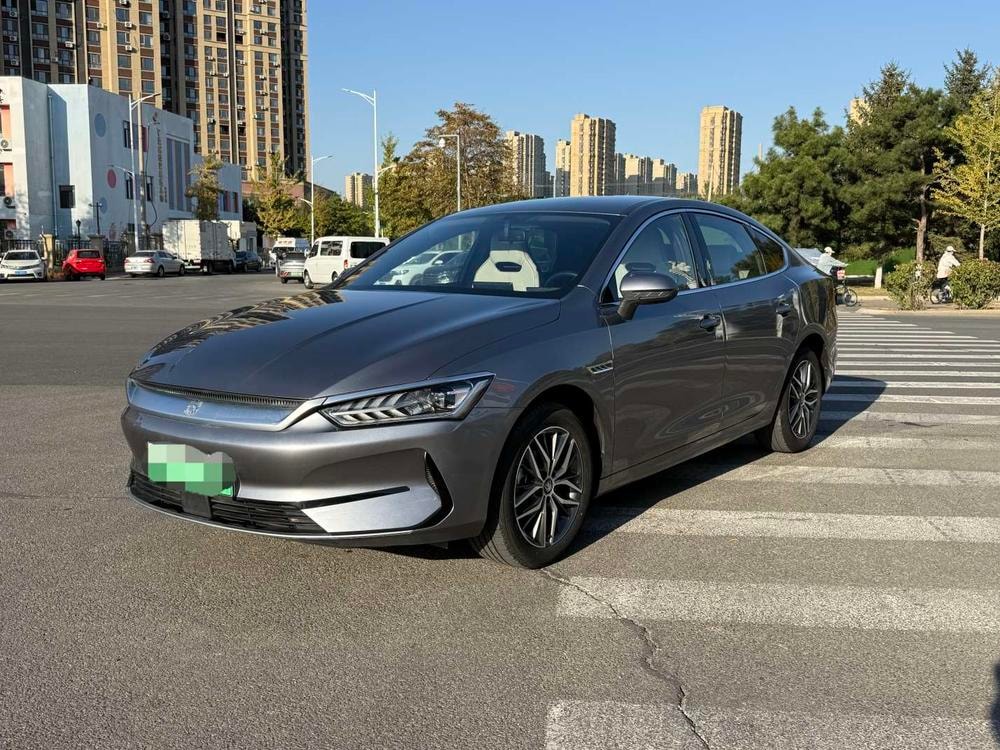 BYD Qin PLUS EV 2023 — фото автомобиля 1