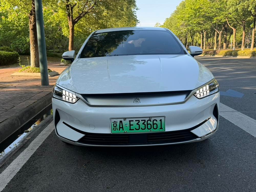 BYD Qin PLUS EV 2023 — фото автомобиля