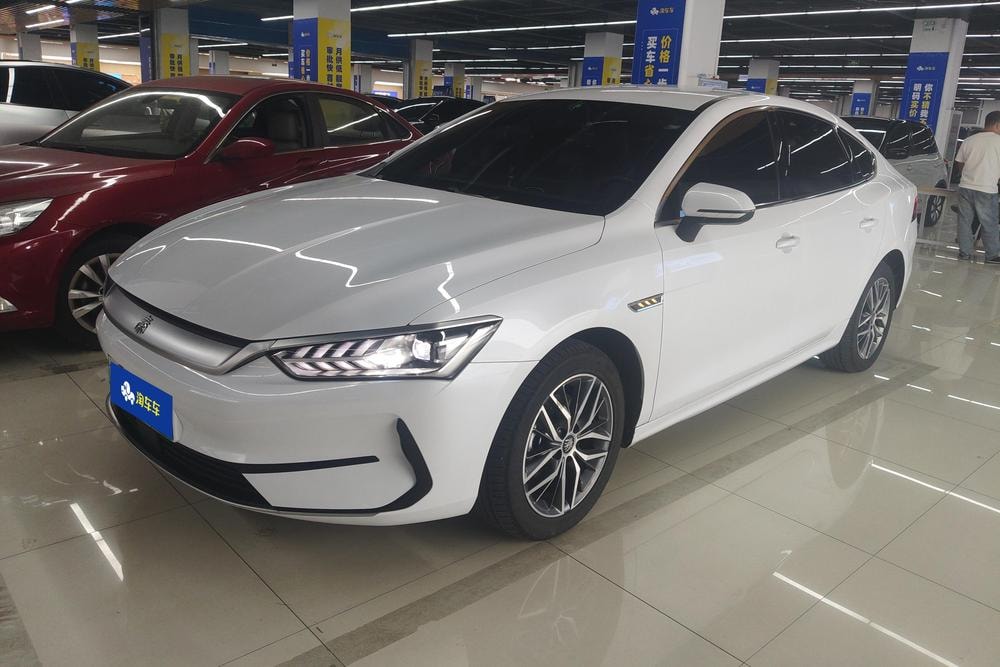 BYD Qin PLUS EV 2023 — фото автомобиля 1