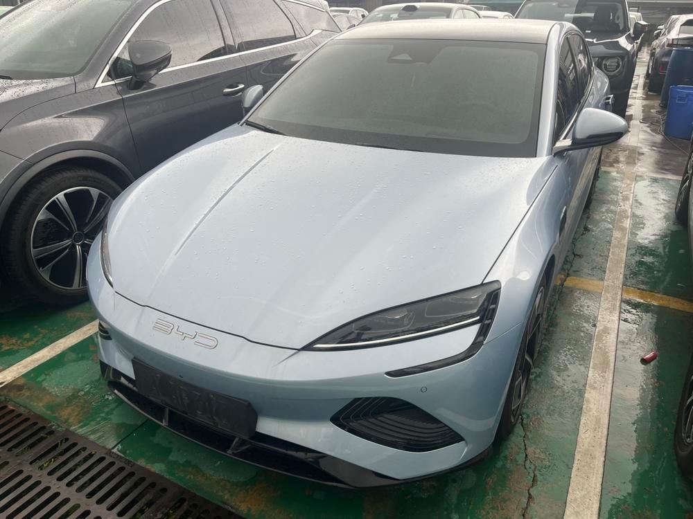 BYD Seal 2022 — фото автомобиля 1