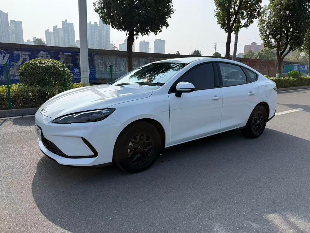 BYD Seal 05 DM 2025 — фото автомобиля