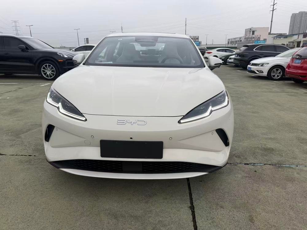 BYD Seal 06 EV 2025 — фото автомобиля 1