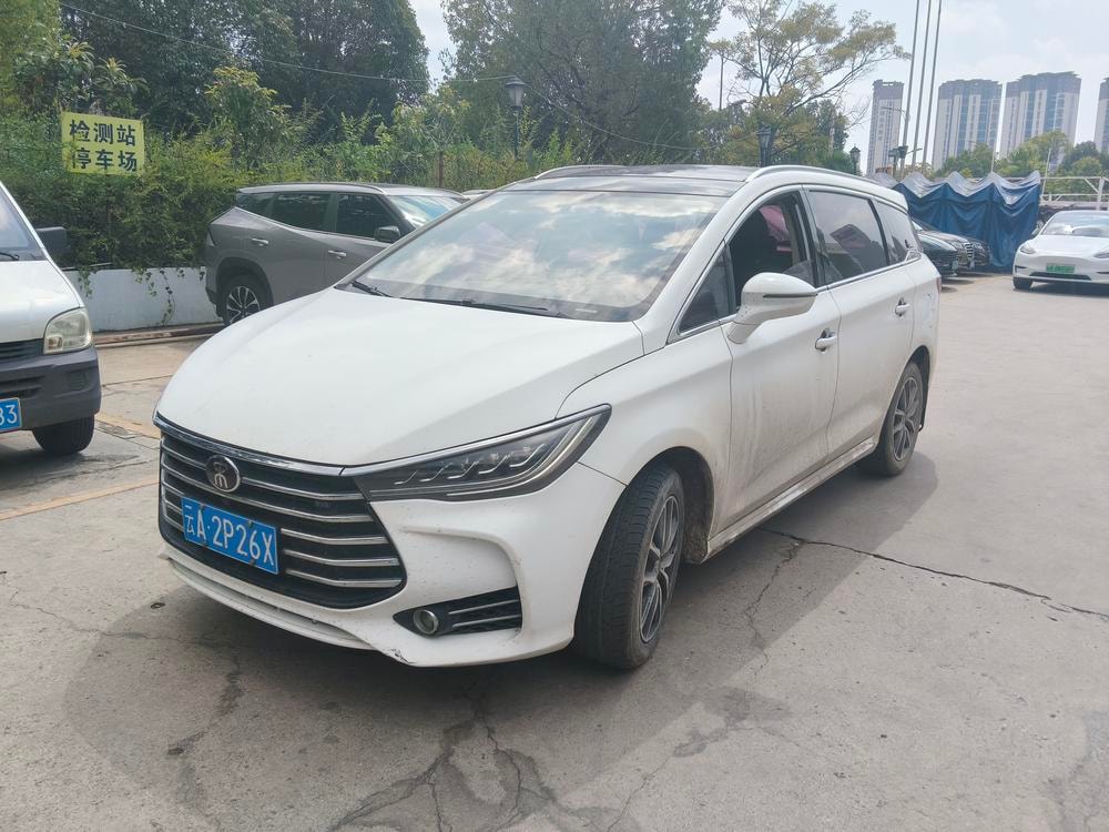 BYD Song MAX 2017 — фото автомобиля 1