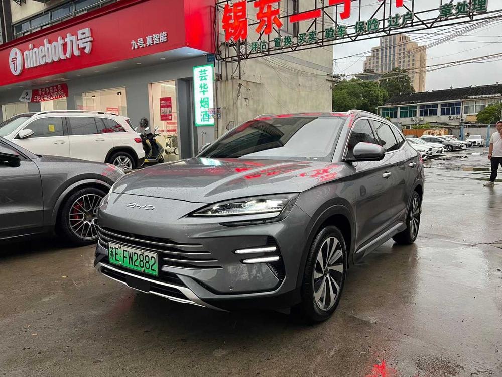 BYD Song PLUS DM 2023 — фото автомобиля 1