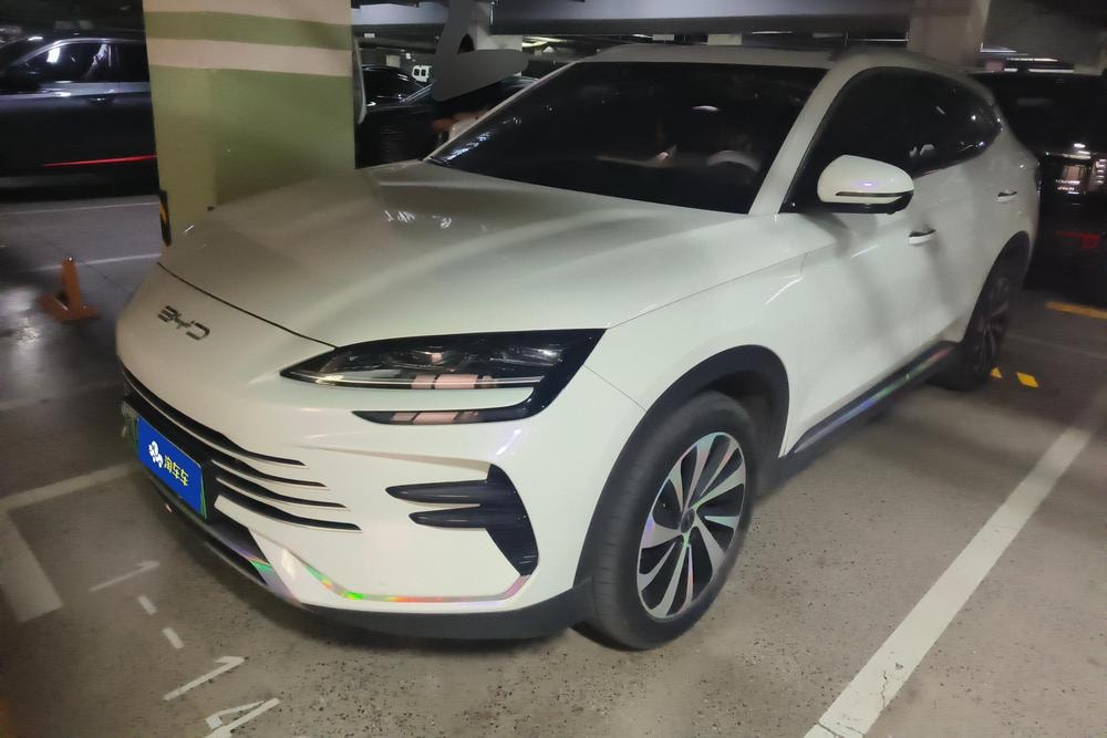 BYD Song PLUS DM 2023 — фото автомобиля 1