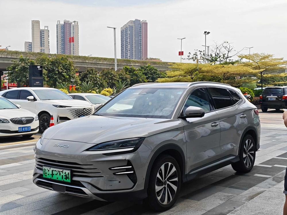 BYD Song PLUS DM 2023 — фото автомобиля 1