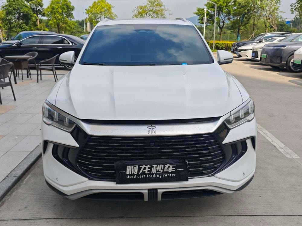 BYD Song Pro DM 2023 — фото автомобиля 1
