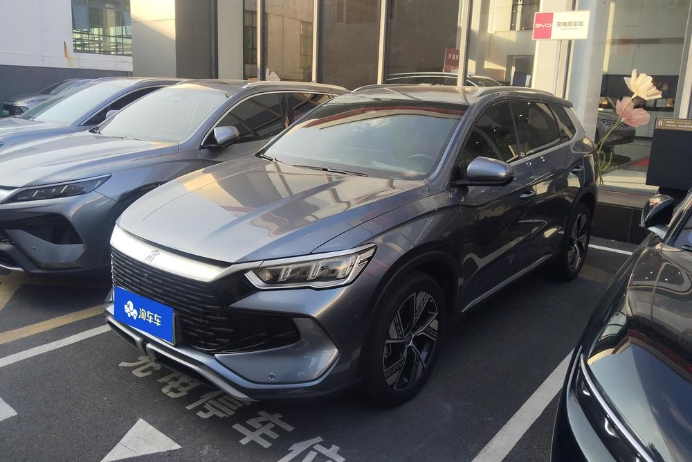 BYD Song Pro DM 2023 — фото автомобиля 1